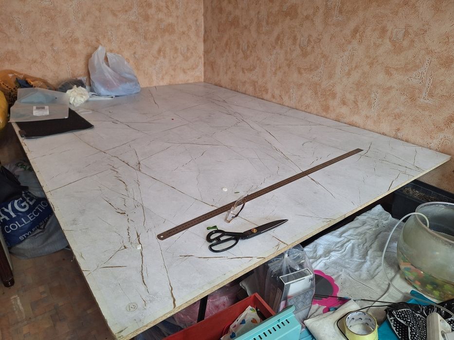 Продам раскроичный стол.