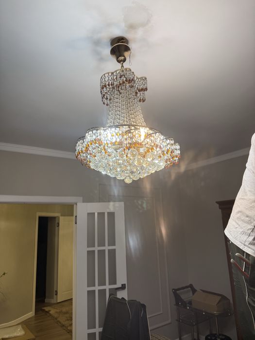 Продам хрустальную люстра