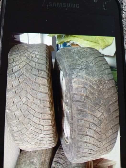 шина автомобильная