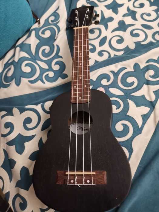 Укулеле veston в отличном состоянии