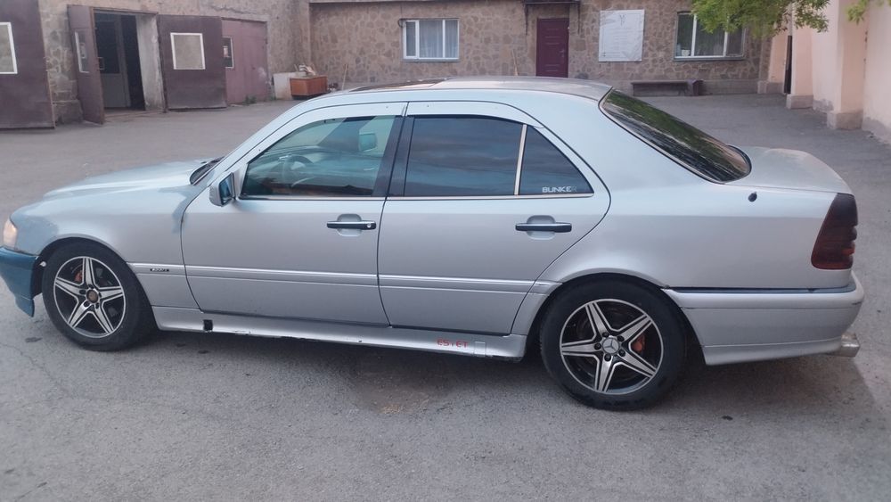 Продам Мерседес с-202