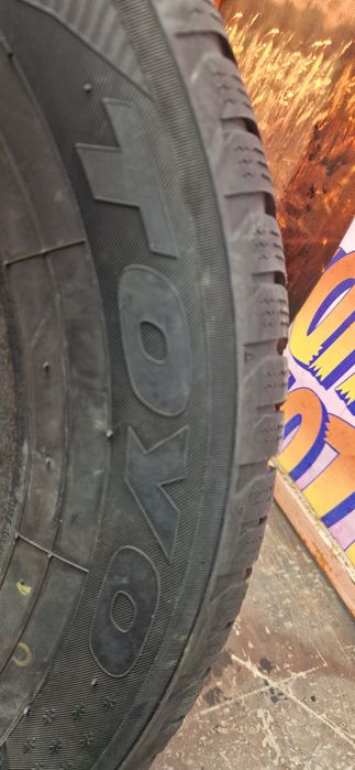 2 Anvelope ca noi Toyo 215 65 R15 M+S
