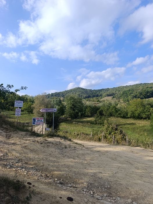 Vând teren intravilan/extravilan