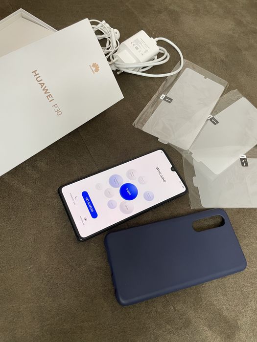 Vând Huawei P30, model ELE-L29, din 2019, în stare foarte bună și perfect funcțional.
