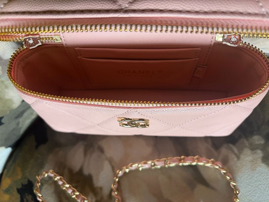 Елегантна чанта CHANEL  – Подарък, неупотребявана