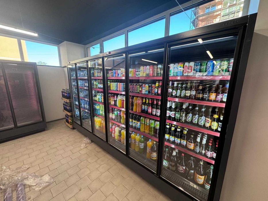 Vitrina verticala refrigerare TAIGA - fara agregat/ 5 usi - 320 cm/NOU