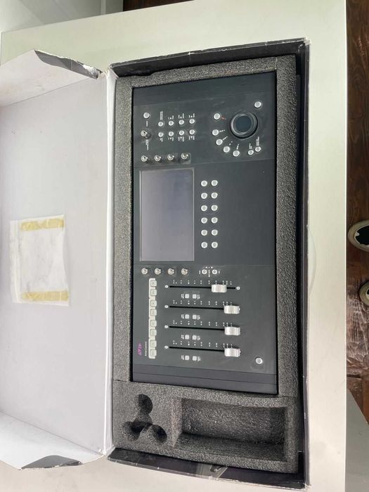 Controller DAW Avid Artist Control - Negru