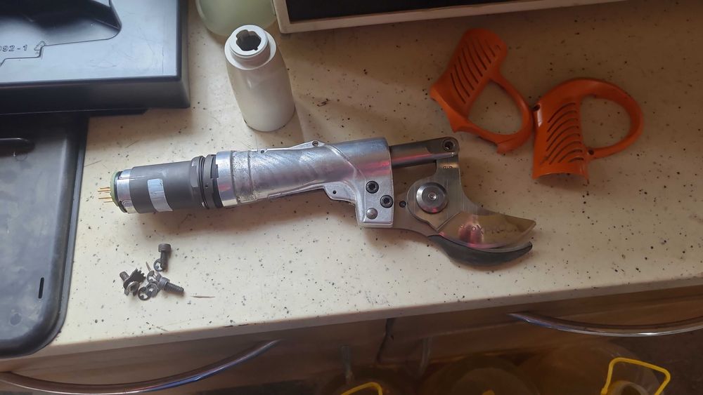 Felco 882 stihl asa 85 електрическа лозарска овощарска ножица