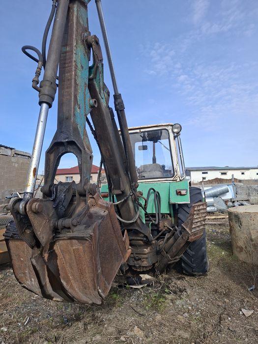 Продам ЮМЗ-6 эксковатор