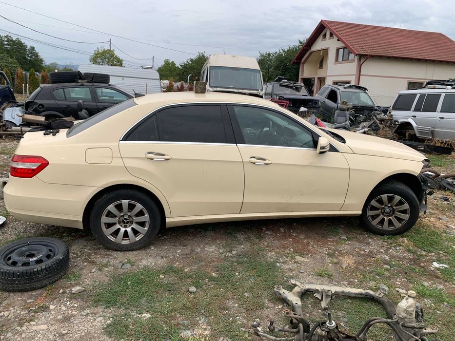 Dezmembrari Dezmembrez Piese piesa Dez Mercedes e Class w212 an 2012 d