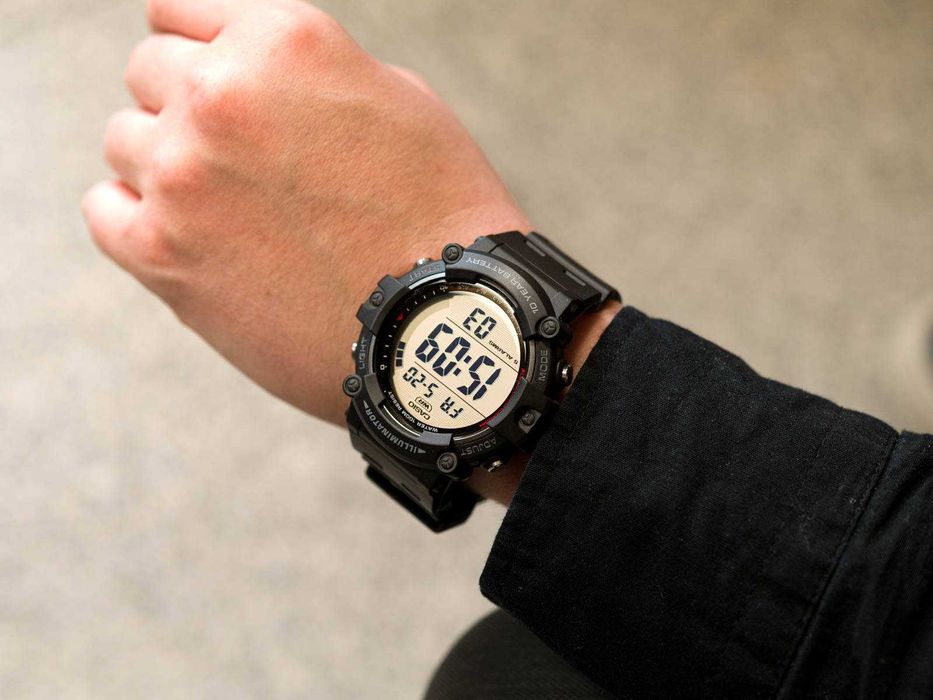 *ХИТ* Часовник CASIO ILLUMINATOR AE1500WH Живот на батерията 10 години