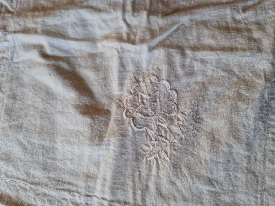 Fețe de pernă,cusute manual