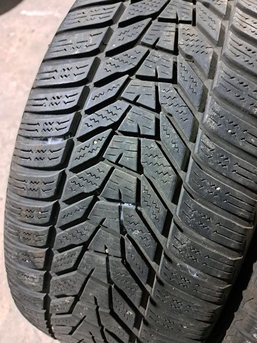 2 anvelope iarnă 225 40 r18 Hankook