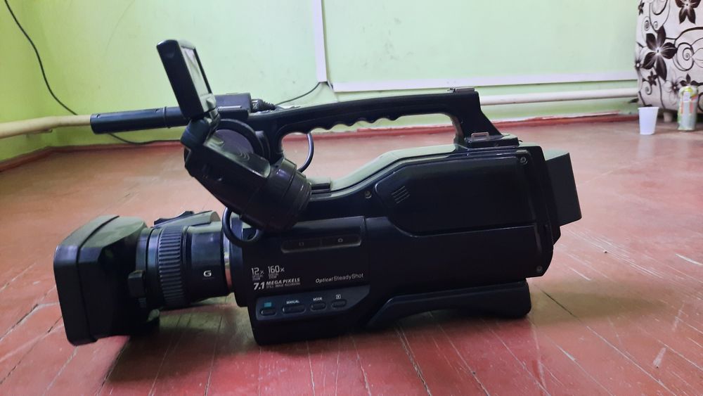 Видеокамера Sony 1500