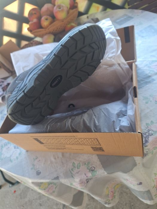 Pantofi protectie  , noi !
