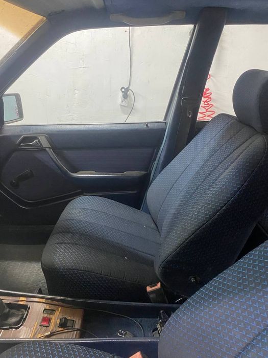 Mercedes-Benz 230 1989 — 7