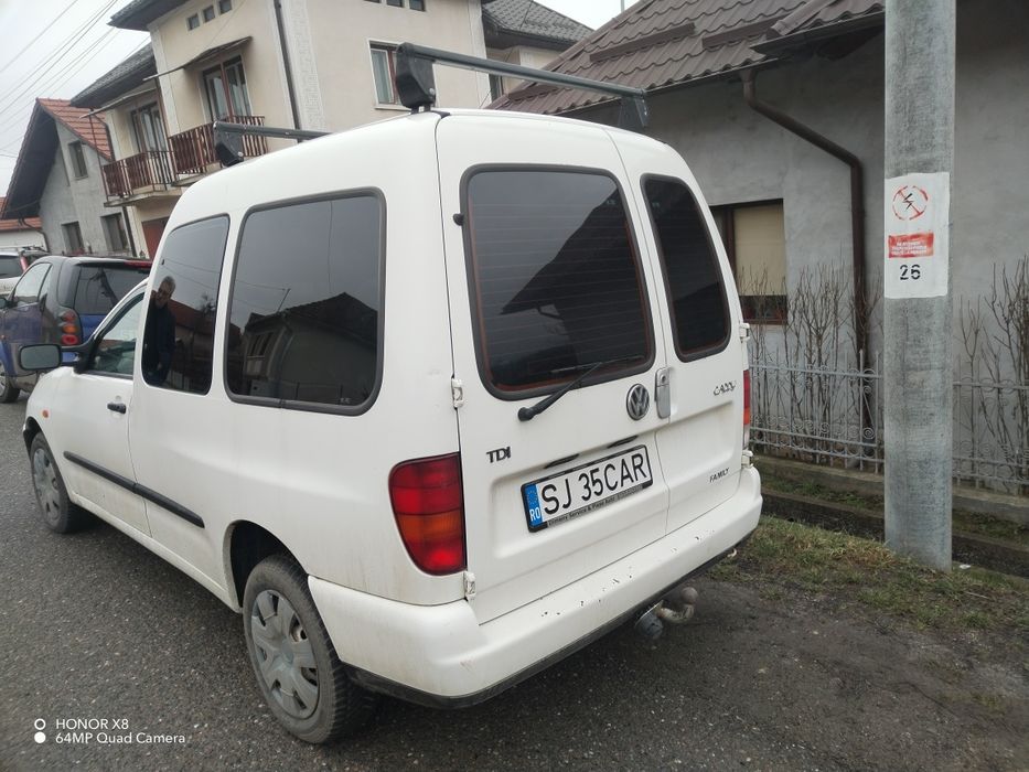 Vând Volkswagen Caddy