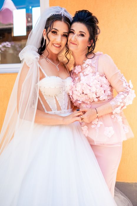 Vând rochie de mireasa printesa