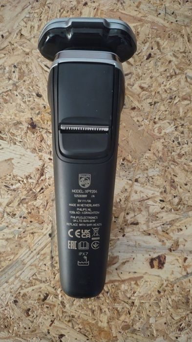 Aparat electric de barbierit PHILIPS Seria i9000 Pestige XP9204/30, barbierit umed/uscat, cap Precision Flexing 360, tehnologie Triple Action Lift&Cut