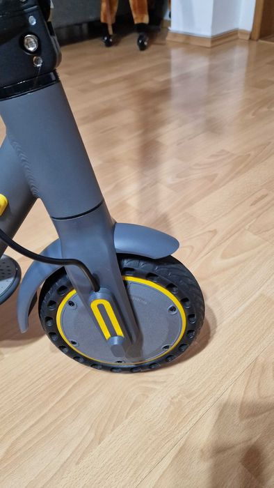 Vând Trotinetă Electrică AERIUM T350 Pro - Ca nouă + Garanție Dec 2027