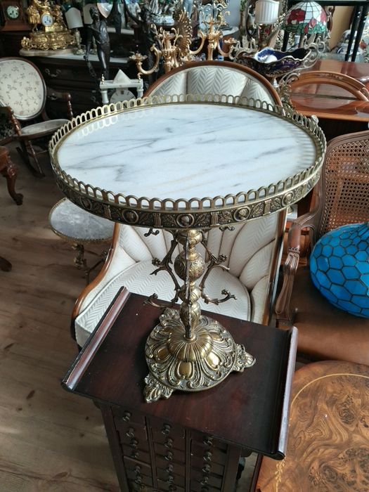 Бронзова масичка