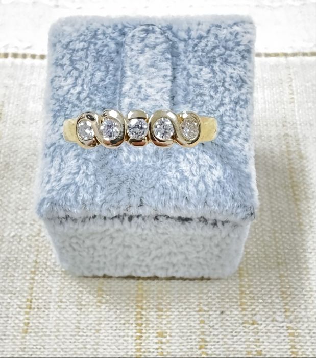 Inel Aur galben 18k cu diamante, pret fix