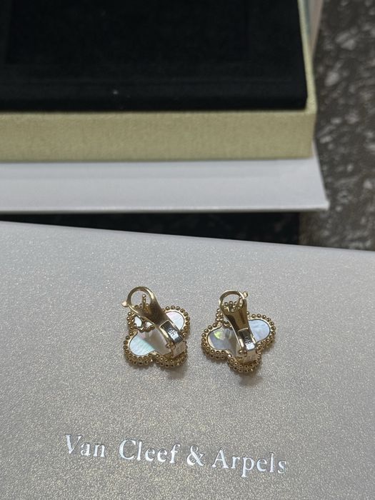 Серьги V&C с перламутром