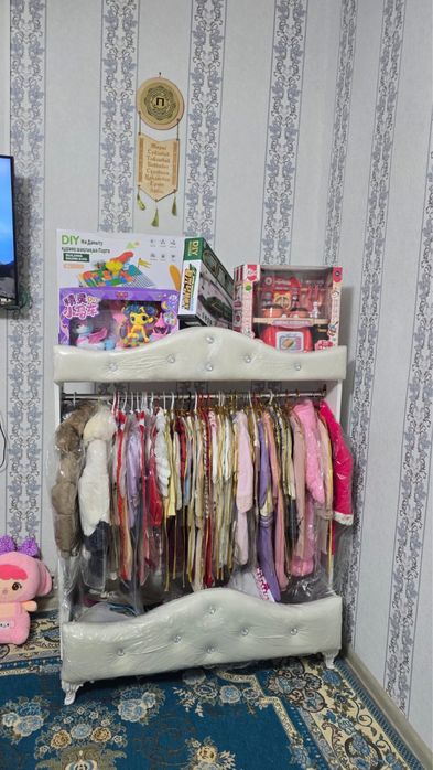 Гардероб вешелка