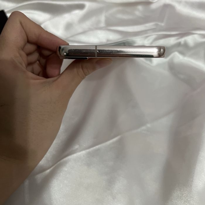 Samsung Galaxy S22+ смартфон