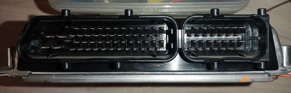 Блок управления двигателем (ЭБУ, ECM) AUDI PASSAT