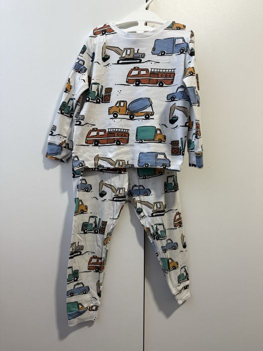 Lot pijamale marimea 98