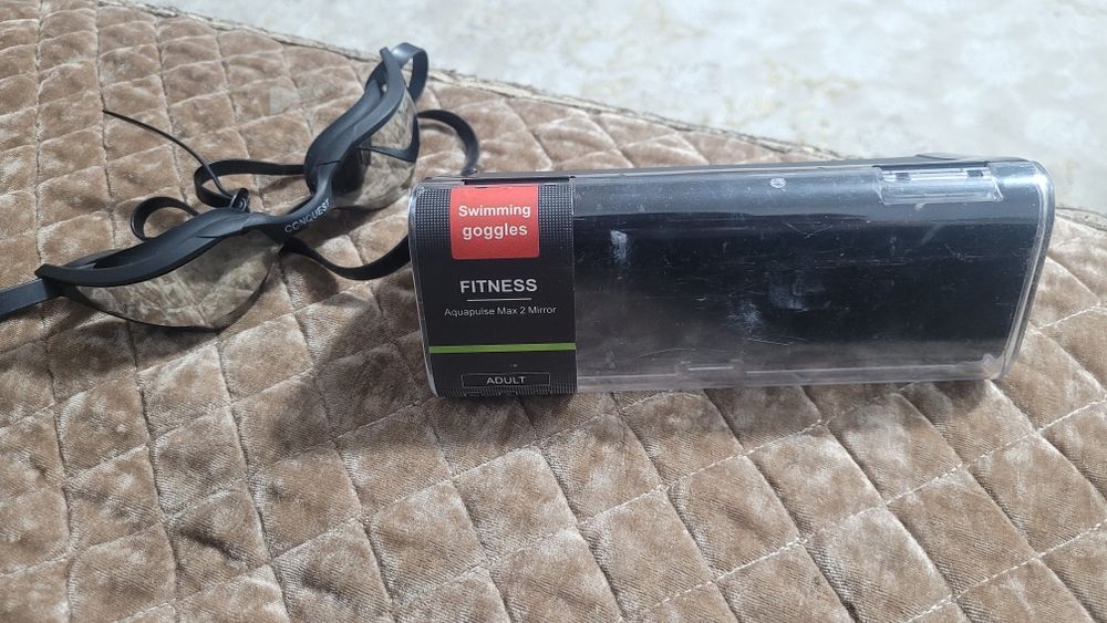 Очки для плавания