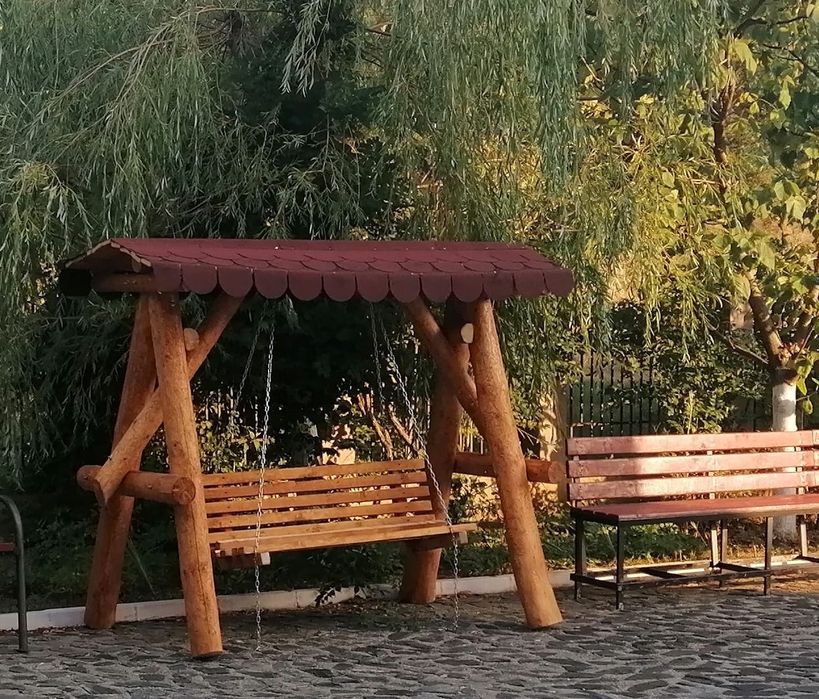 Leagăne rustice din lemn masiv facem și la comandă