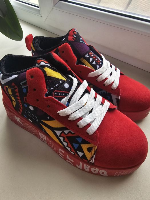 Продам кроссовки