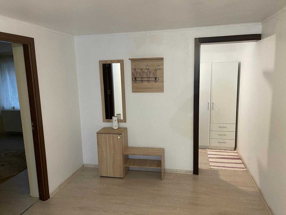 Inchiriez apartament cu 3 camere