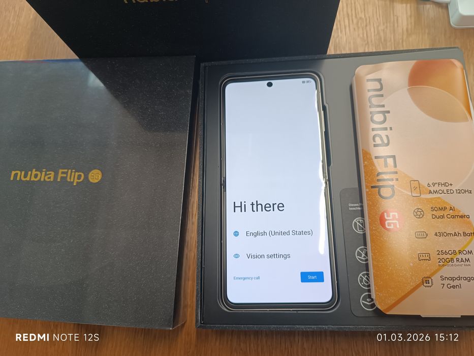 Telefon mobil ZTE nubia FLIP, Dual SIM, 8GB RAM, 256GB, 5G , Gold