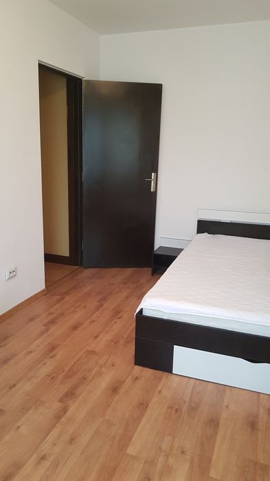 Vând apartament zona Astra