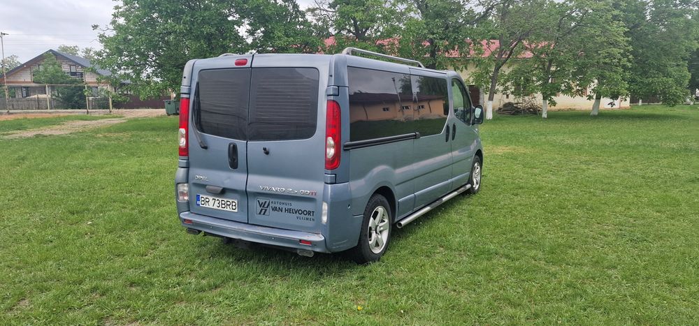 Opel vivaro mixt long
