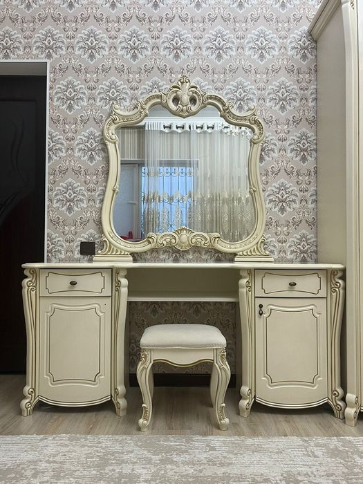 Продается спальные гарнитуры комплект