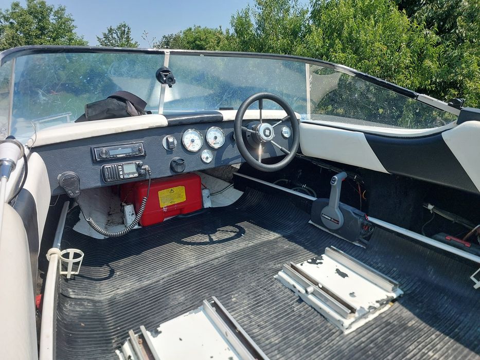 Barca cu motor, salupa, yamaha 40cp 4t injectie 100h Manesti • OLX.ro
