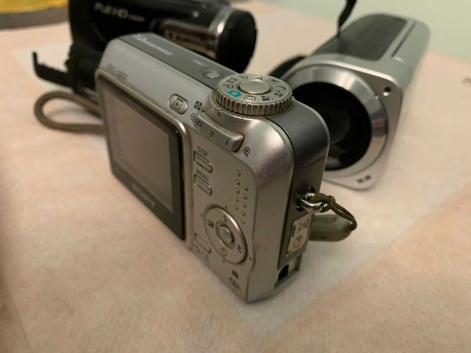 Camera video Easypix si Maginon