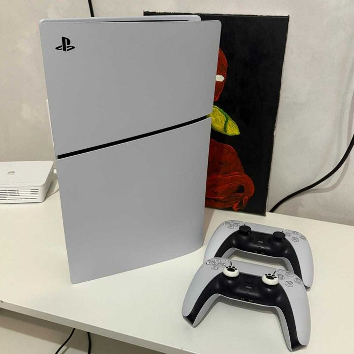 PS5 Slim с дисководом, 2 геймпада, идеальное состояние