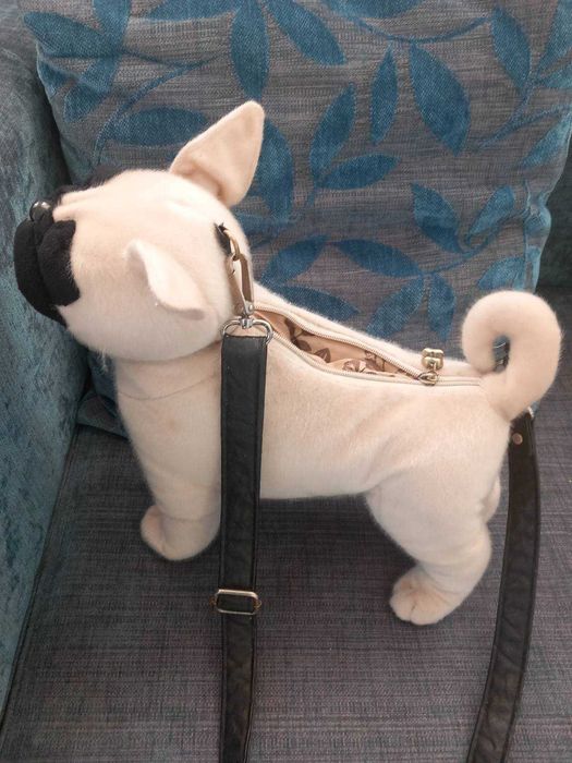 Колаж Монстърхай Дисни принцеси органайзер Виолета Фотьойл Куче Мопс