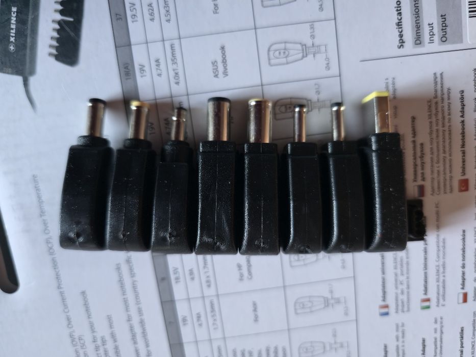 Универсальное зарядное устройство для ноутбука