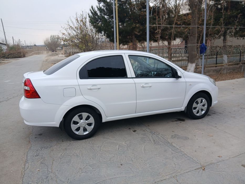 Nexia 3.   Sotiladi.