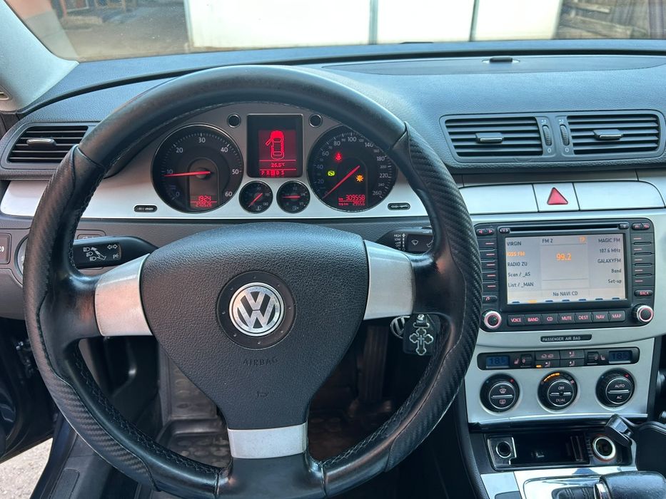 Vând Volkswagen Passat B6