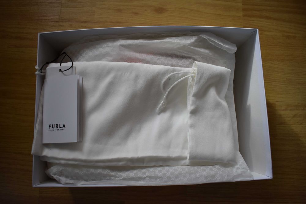 Обувки от естествена кожа Furla