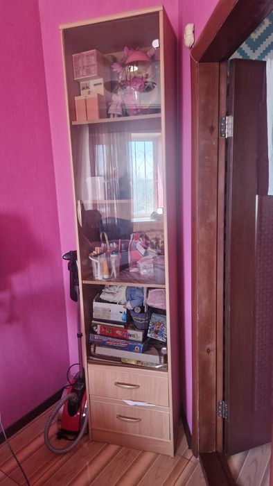 Продам шкаф пенал