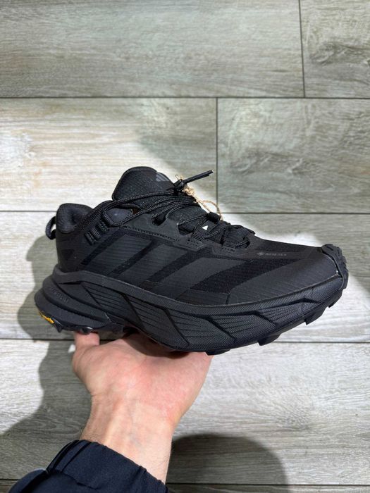 Кроссовки Adidas Terrex Freehiker.