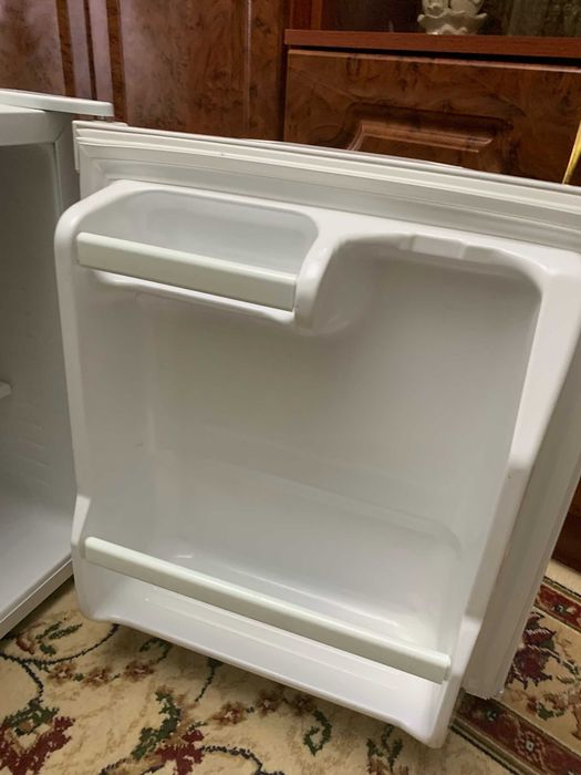 Мини-холодильник DAEWOO FR-063R